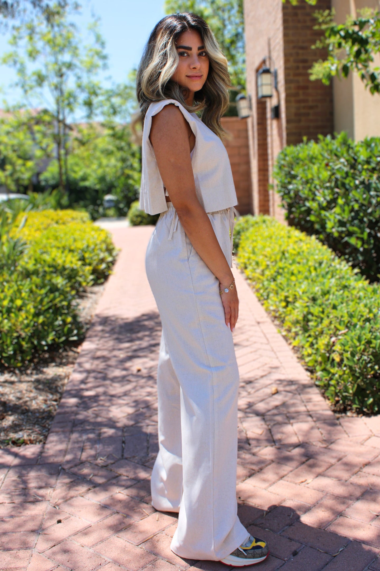 Padded Shoulder Boho Linen Set – Women’s Two-Piece Linen Outfit, Summer & Resort Wear