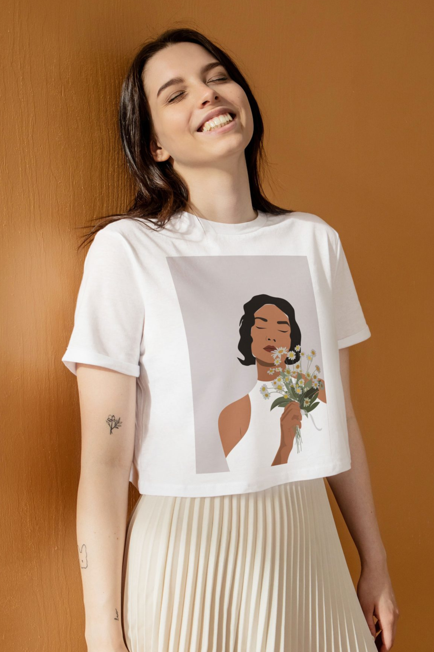 Women’s boxy tee featuring dreamy girl portrait holding bouquet – Veesheh