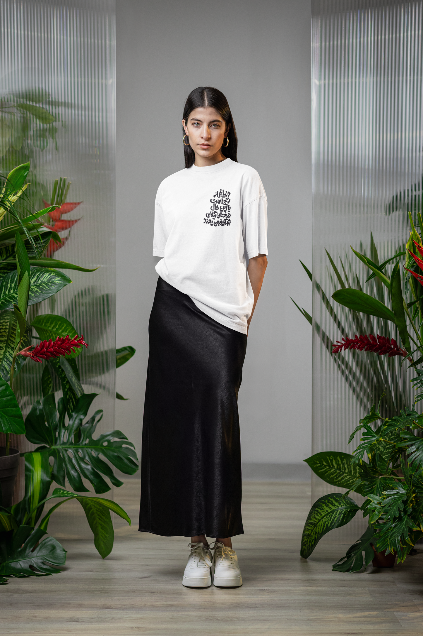 Persian Calligraphy T-Shirt – Unisex Minimalist Graphic Tee