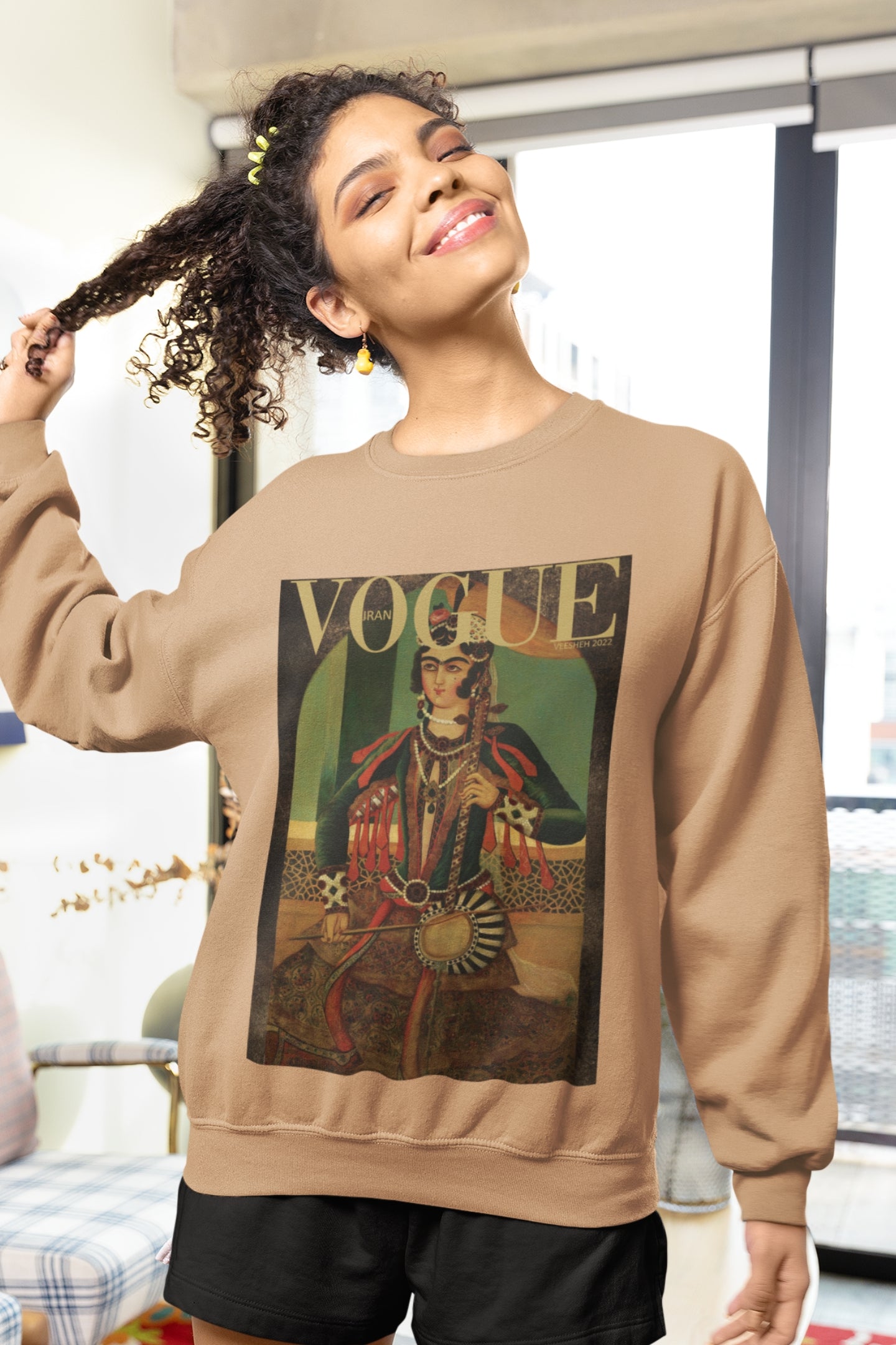 Qajar Lady Vogue Unisex Sweatshirt - SANDSTONE, XL