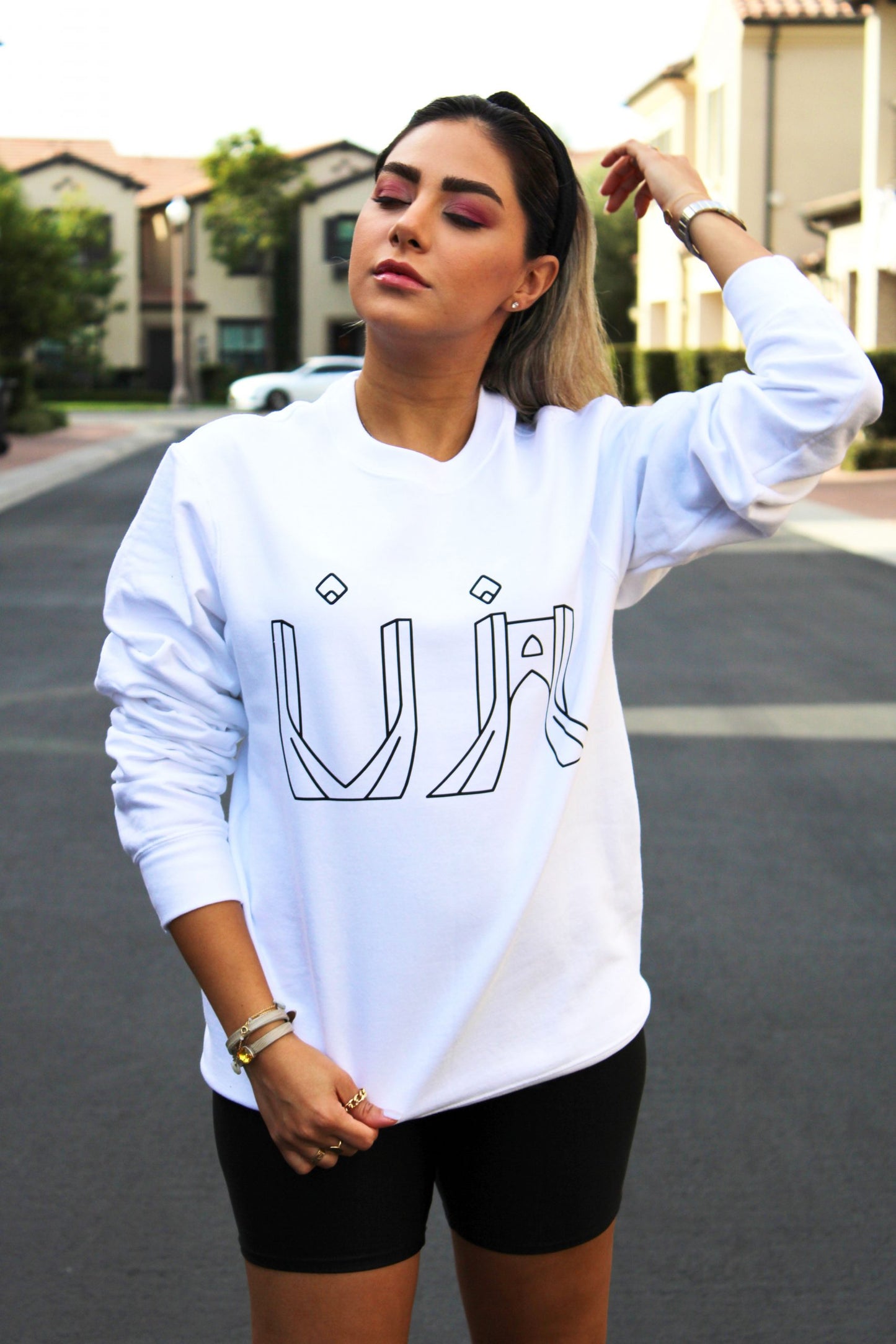 Model wearing Zan – Iran’s Freedom Tower unisex sweatshirt – Veesheh
