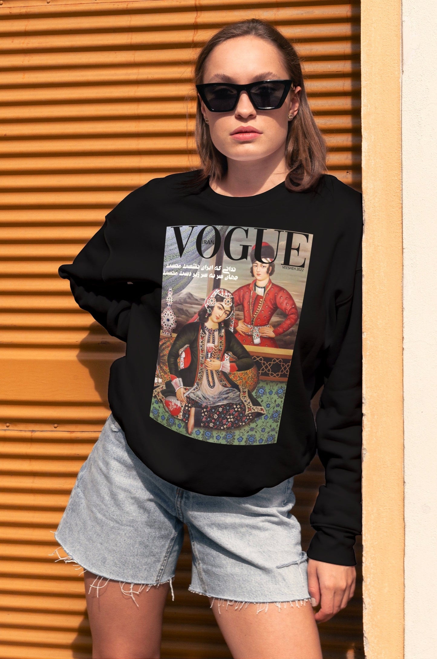 Unisex fleece sweatshirt with Vogue-inspired ancient Qajar couple graphic – Veesheh