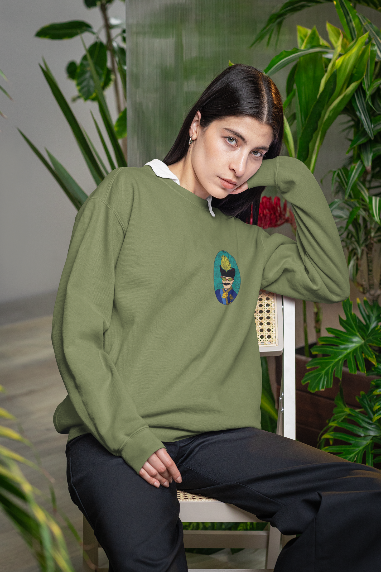 Royal Qajar Sweatshirt – Persian Heritage Graphic Crewneck